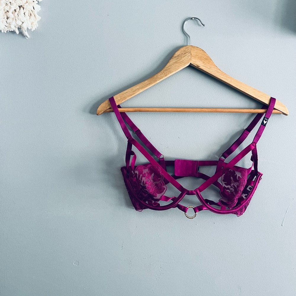 Bra - Picture 2 of 8